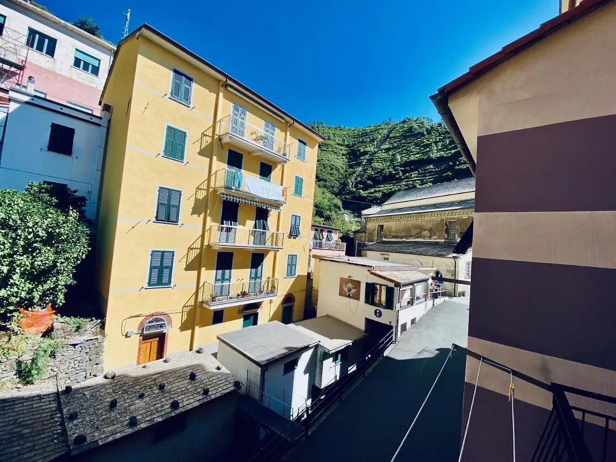 Giovanni Rooms Manarola 3*,
