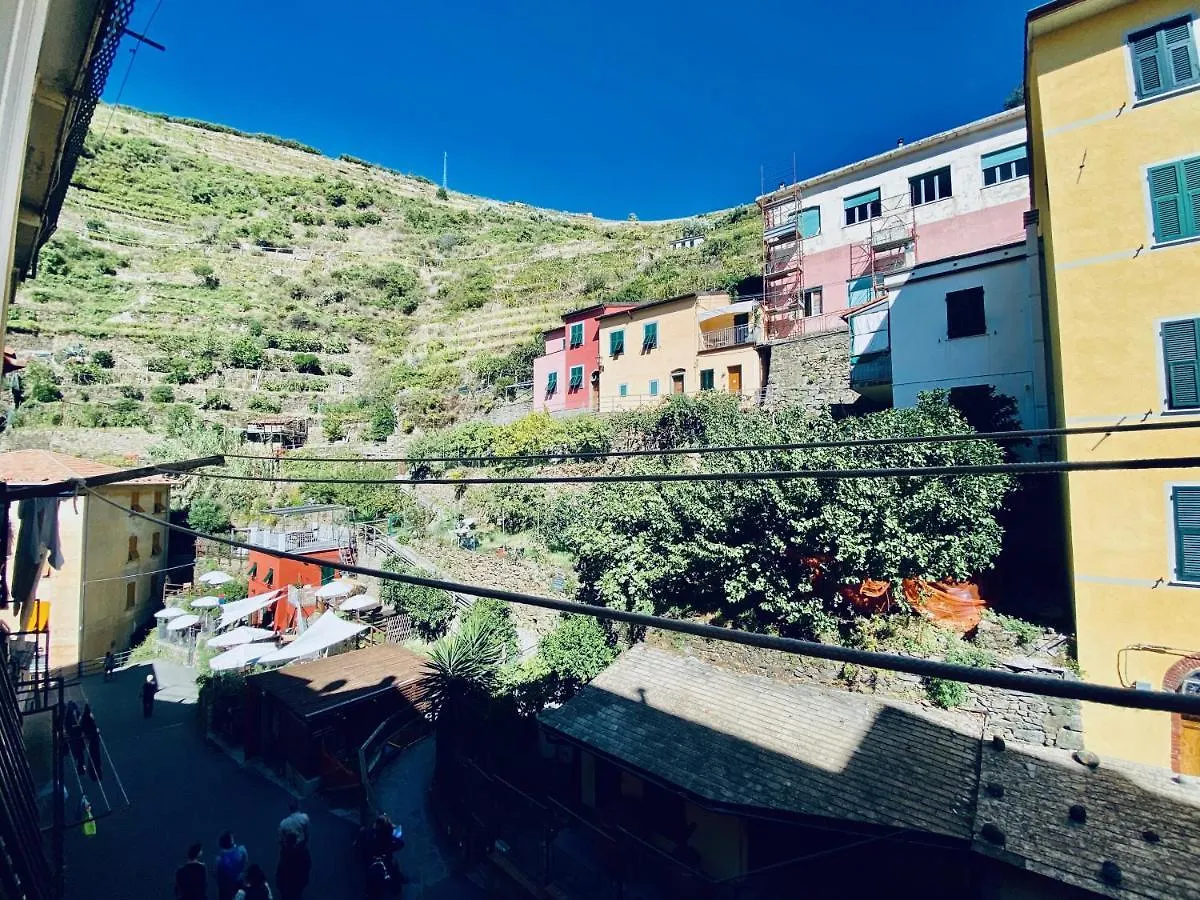 Giovanni Rooms Manarola
