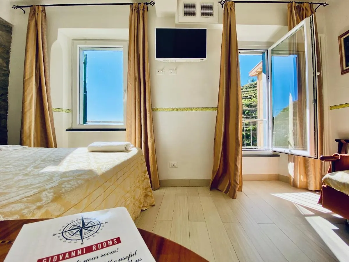 Giovanni Rooms Manarola