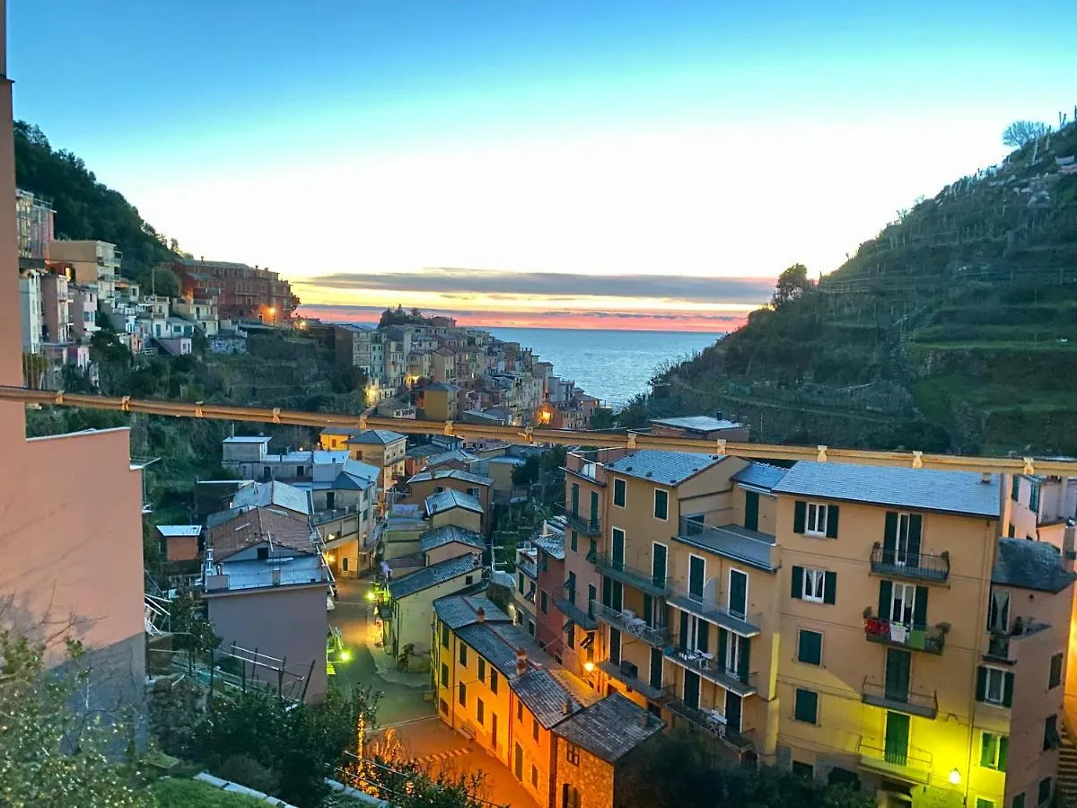 Giovanni Rooms Manarola 3*,