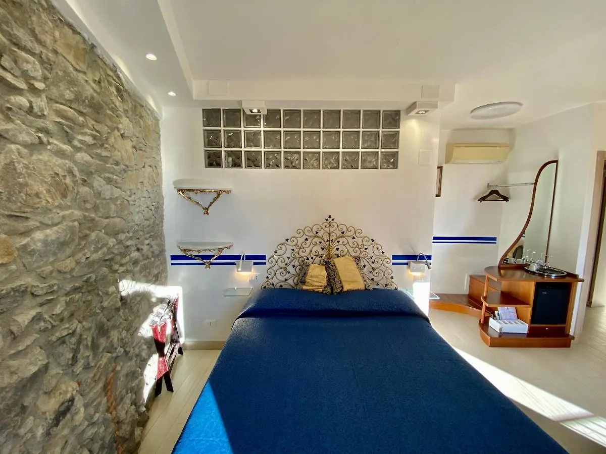Giovanni Rooms Manarola 3*,  Italia