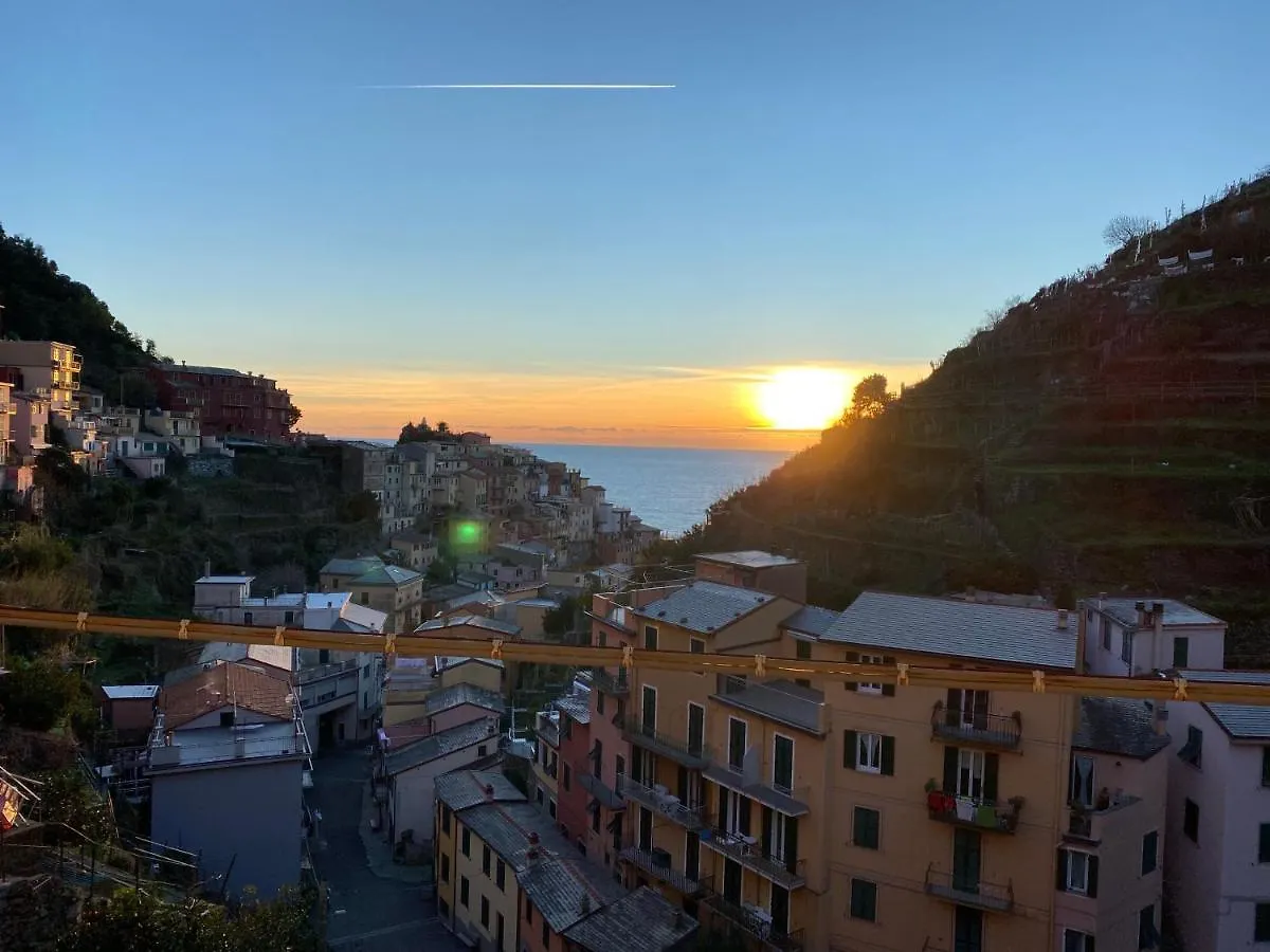 Giovanni Rooms Manarola 3*,
