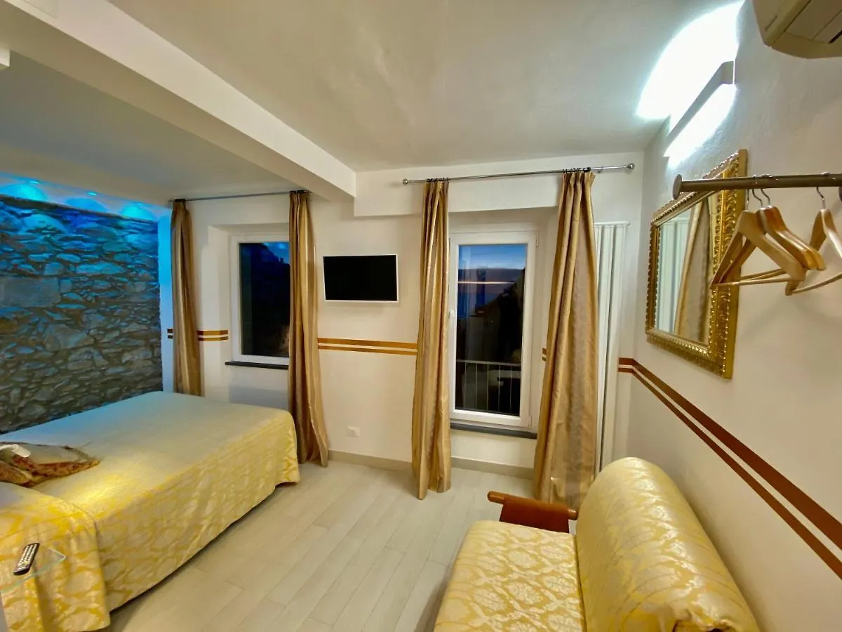 Giovanni Rooms Manarola Affittacamere