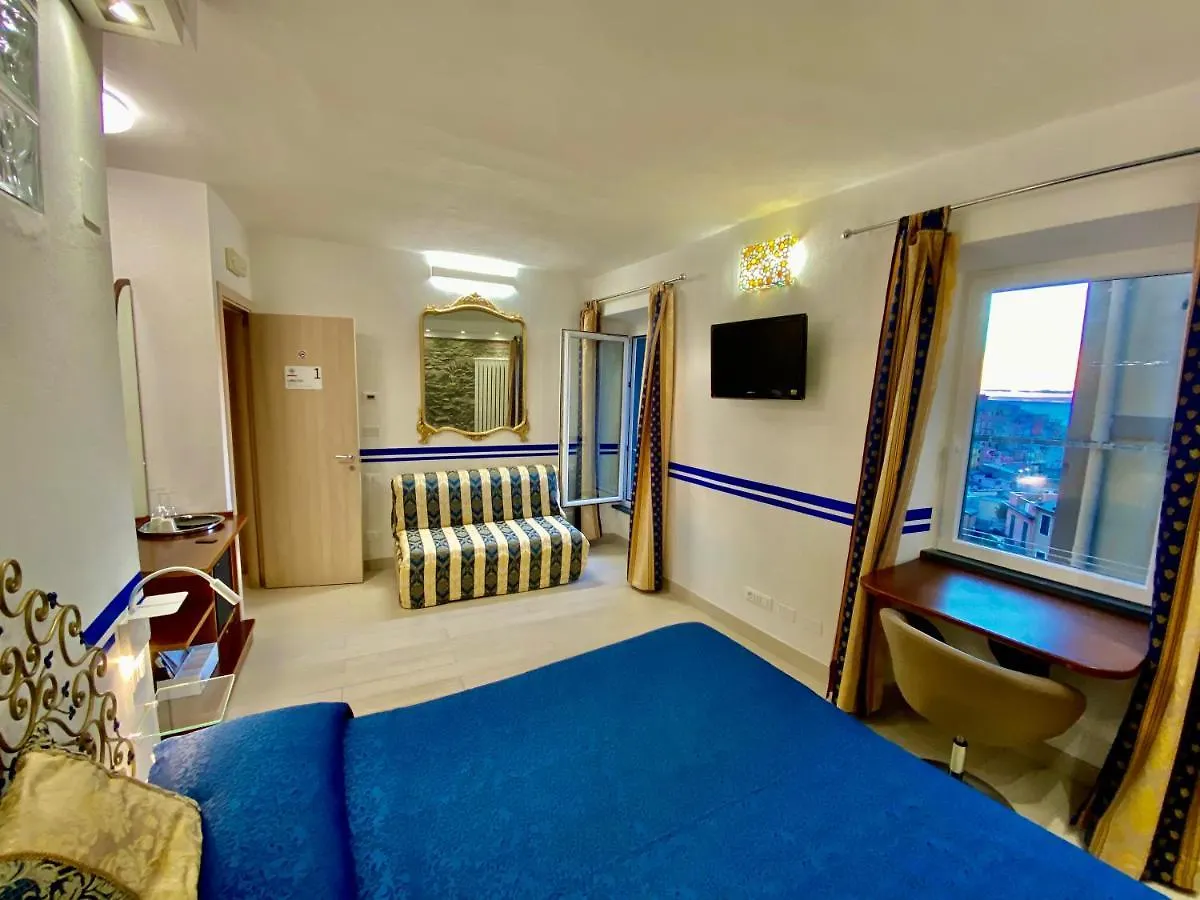 Giovanni Rooms Manarola