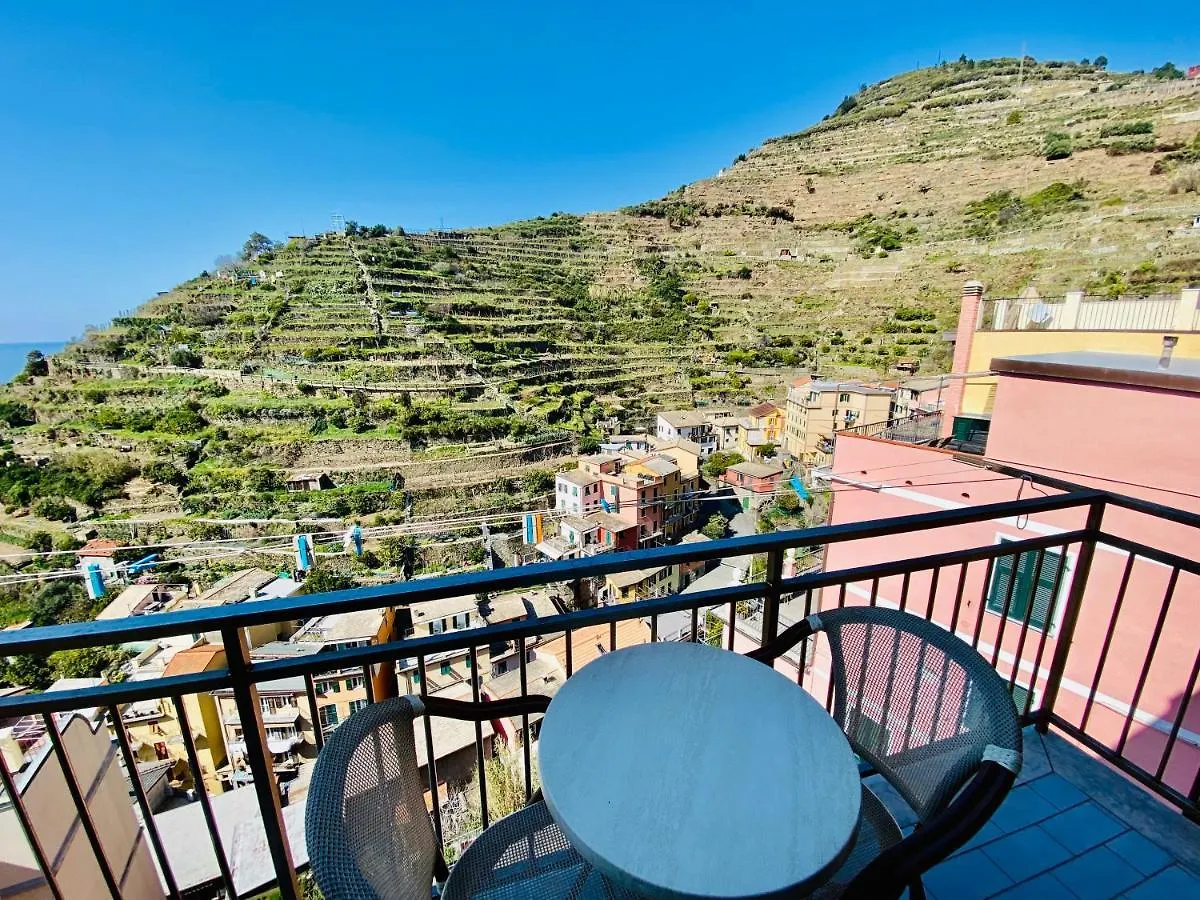 Giovanni Rooms Manarola 3*,