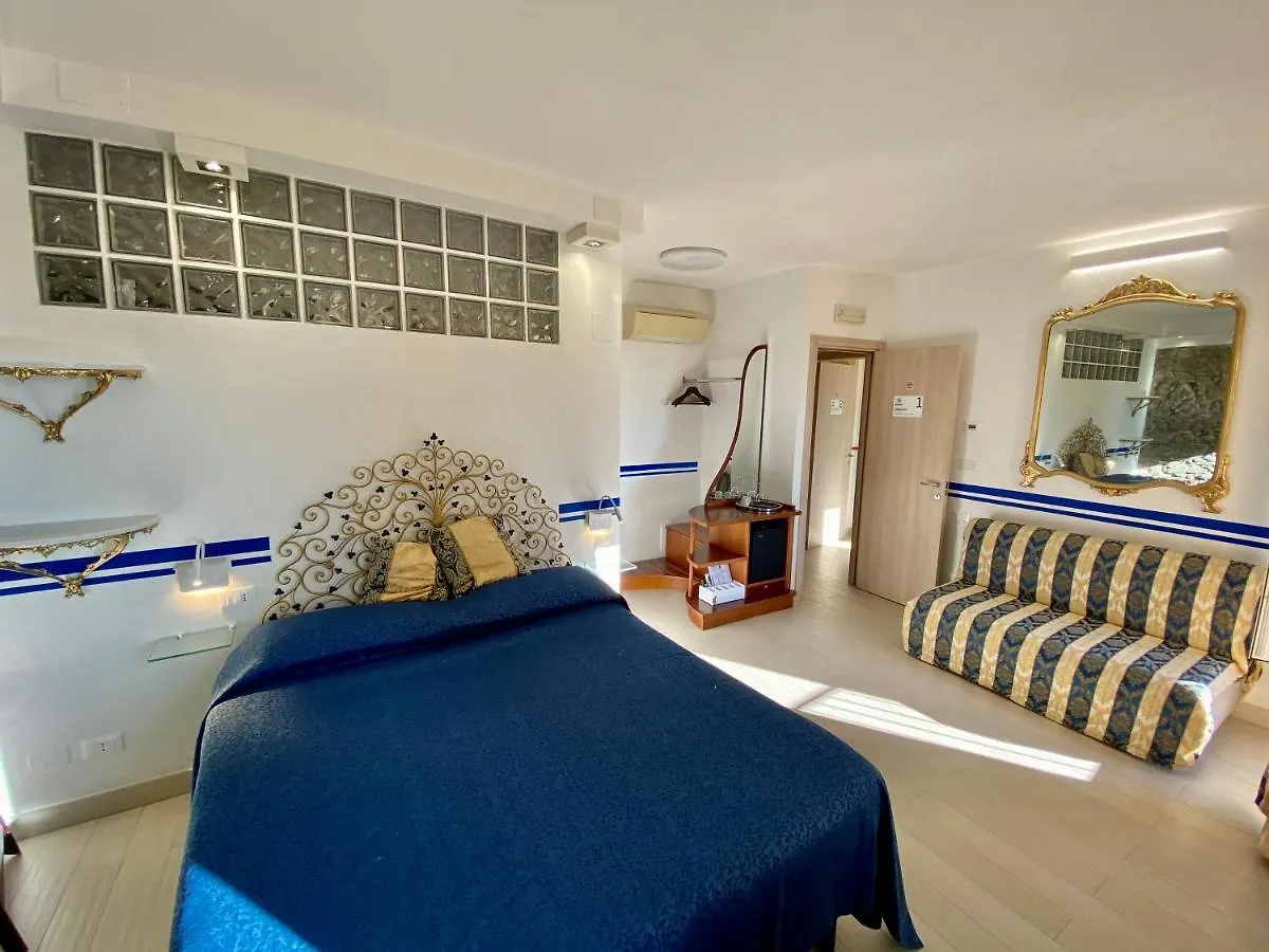 Giovanni Rooms Manarola 3*,