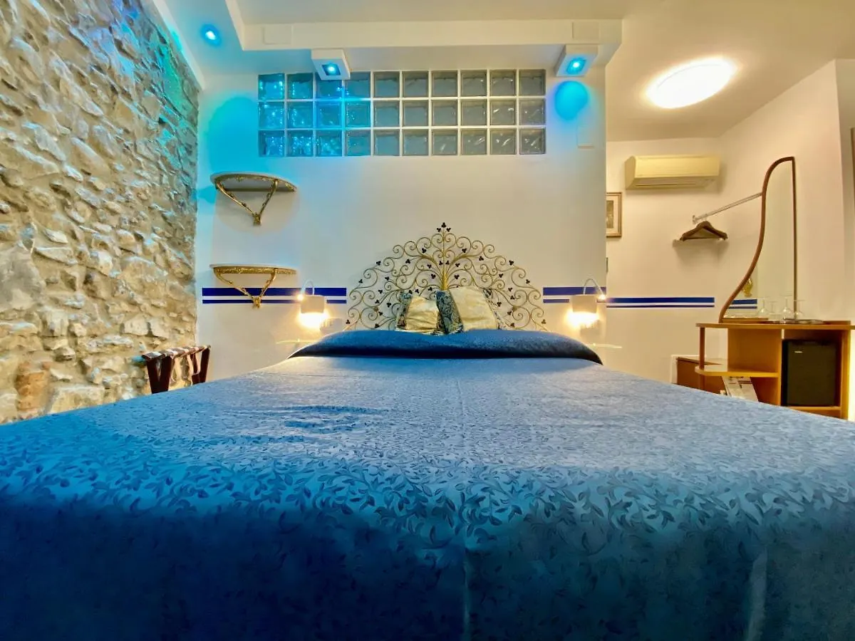Giovanni Rooms Manarola