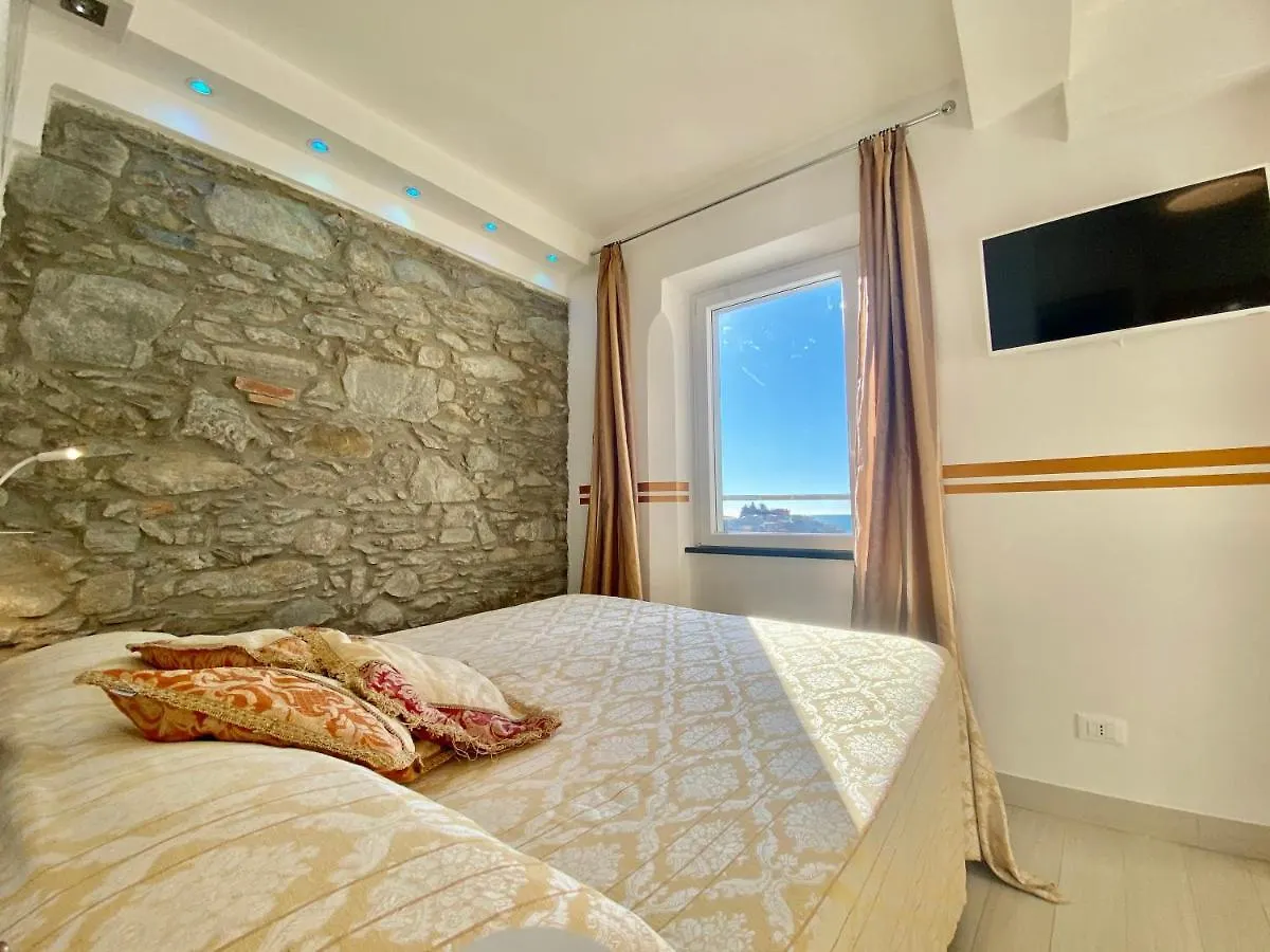 Giovanni Rooms Manarola