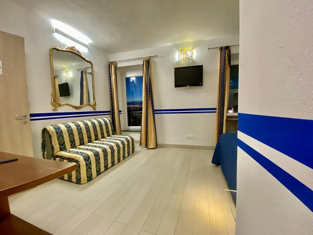 Giovanni Rooms Manarola